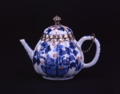 五彩花卉文水注（中国伊万里）