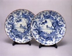 染付川山水人物文輪花皿（対）