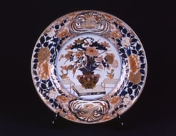 色絵花籠文大皿