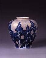 染付金彩地紋木立図花瓶