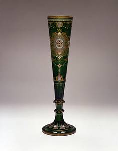 緑色面取りエナメル彩大花瓶