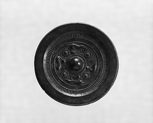 浮彫式四乳獣帯鏡