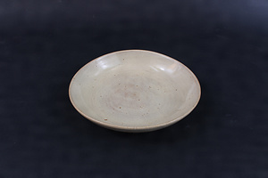 ミャンマー白釉盤