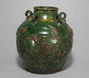 三彩貼花唐草文五耳壺