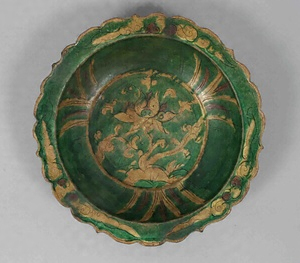 華南三彩刻花文盤