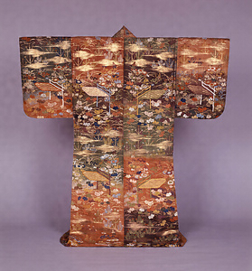 紅黒萌黄段秋草枝折戸文様唐織