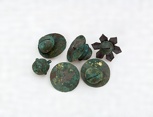 金鈴塚古墳　金銅鈴・円座付金銅鈴