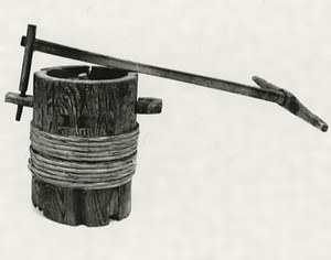 アワヒキウス(粟挽臼)