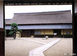 奥田家住宅　主屋　表門　乾蔵　旧綿蔵　納屋　米蔵２棟