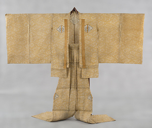 薄黄地雲丁子丸模様素襖