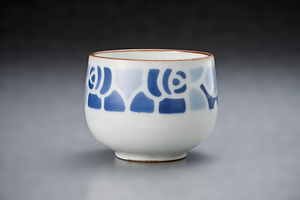 茶碗（改良素地染付）