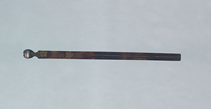 牡丹紗綾文様蒔絵鼈甲簪