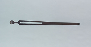 牡丹彫染象牙簪