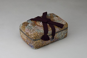 切透七宝白鳳瑞雲文御手筥