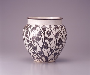 掻落鉄絵樹木文花瓶