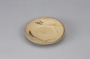 鉄絵松葉文小皿