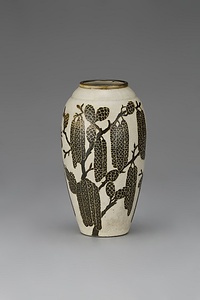 掻落榛木文花瓶