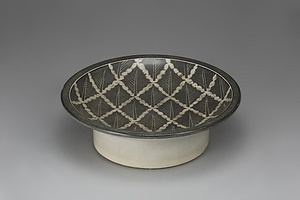 掻落更紗文台付大皿