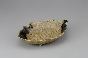 織部葉形盛皿