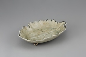 御深井葉形盛皿