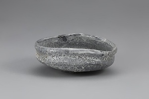 鼠志野釉沓形茶碗