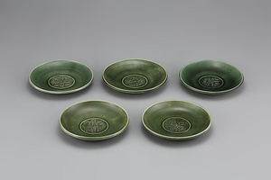 緑釉印花文皿