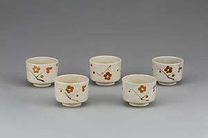 志野釉梅文筒形湯呑