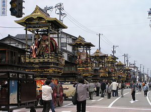 城端神明宮祭の曳山行事