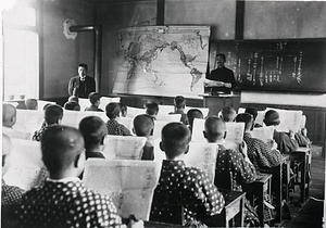 新聞を使った授業