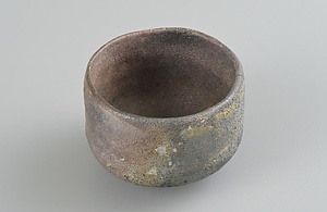 被災した天目茶碗（被災資料3）