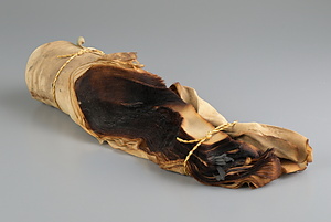 被災したちりめん布（被災資料10）