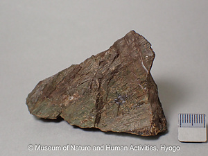 含マンガン灰鉄輝石