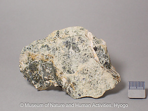 ニッケルデウェイ石