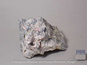 白チタン石斜方ジアオキン