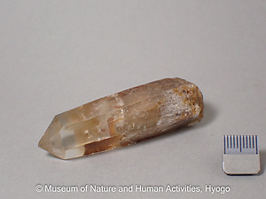 ルタル入り水晶（石英）