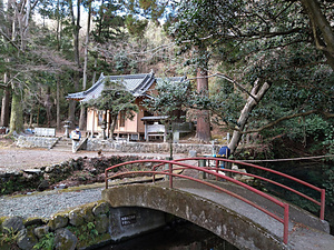 塩井社水源