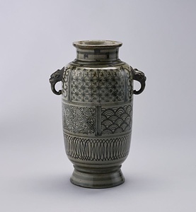 宋胡録手象耳付花瓶