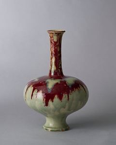 辰砂釉長首花生