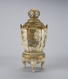 金襴手宝珠鈕人物文飾香炉