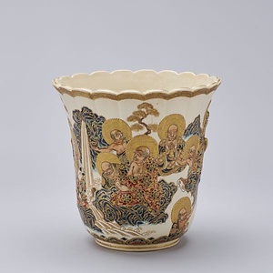 金襴陽刻羅漢文輪花鉢