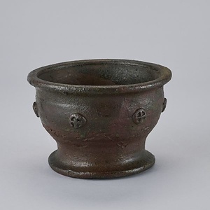 褐釉貼付丸十文盃洗