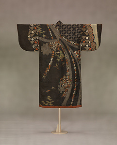 熨斗雪輪模様小袖