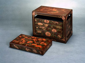 鳳凰菊唐草文五重箱