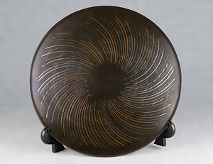 鋳ぐるみ鋳銅渦文皿