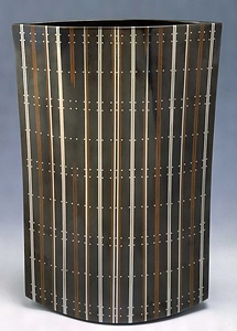 鋳ぐるみ鋳銅花器