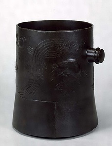 鳥獣喜戯文蠟型鋳造花器