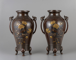 花鳥文象嵌鬼面耳足付花瓶（1対）