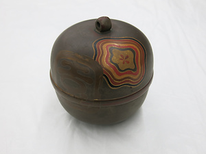 漆塗梅松園文菓子器