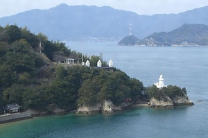 旧大浜埼通航潮流信号所<br />
　通航信号塔<br />
　昼間潮流信号機<br />
　旗竿