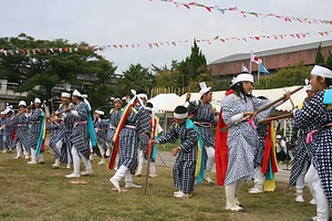 新城鎌ん手踊り